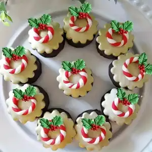Christmas Holly Leaf Silicone Mould for Fondant Chocolate Cake Decoration