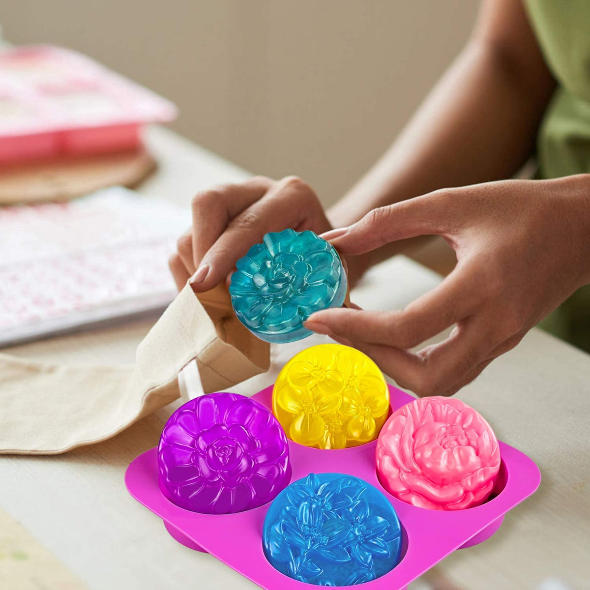 4 Cavity Flower Shape Silicone Soap Molde for Soap Candle Resin Chocolate Jelly
